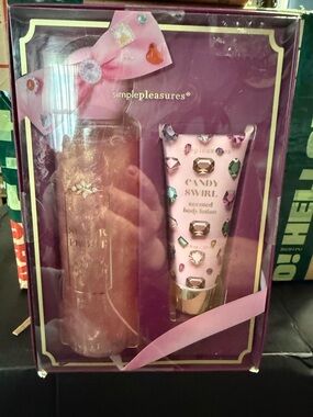 Simple Pleasures Candy Swirl Scented Body Lotion - Pink